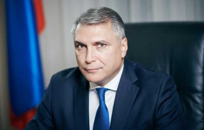 Кровавый бизнес генерала Матовникова: пока зять Избрехт наживает миллиарды на взрывчатке и активах Коломойского, семья скупает элитное жилье